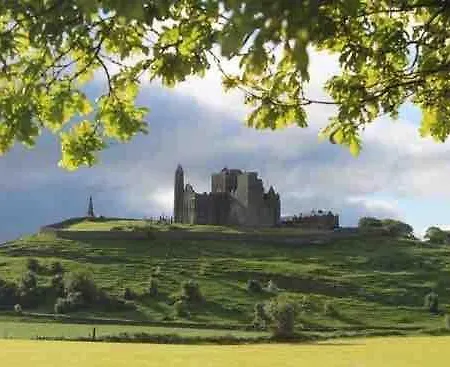 別荘 On Grounds Of Ballykisteen Golf