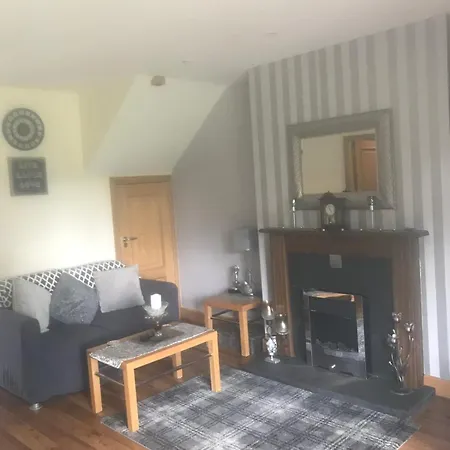 On Grounds Of Ballykisteen Golf * טיפרארי