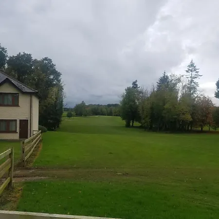 On Grounds Of Ballykisteen Golf בית נופש