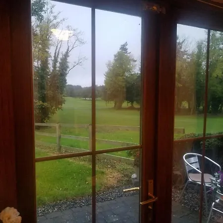 בית נופש On Grounds Of Ballykisteen Golf טיפרארי