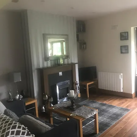 On Grounds Of Ballykisteen Golf טיפרארי