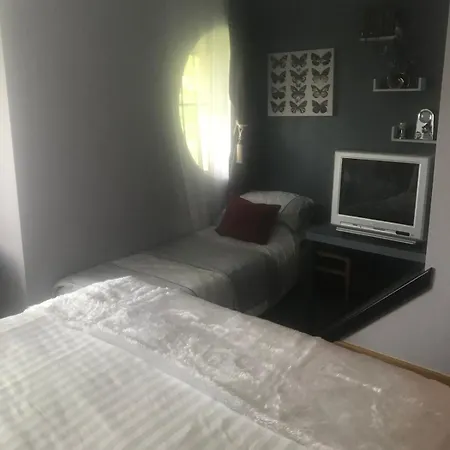 On Grounds Of Ballykisteen Golf * טיפרארי