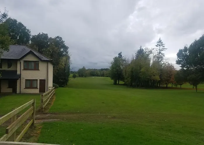 On Grounds Of Ballykisteen Golf Holiday home