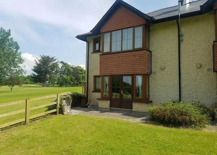On Grounds Of Ballykisteen Golf Holiday home Tipperary